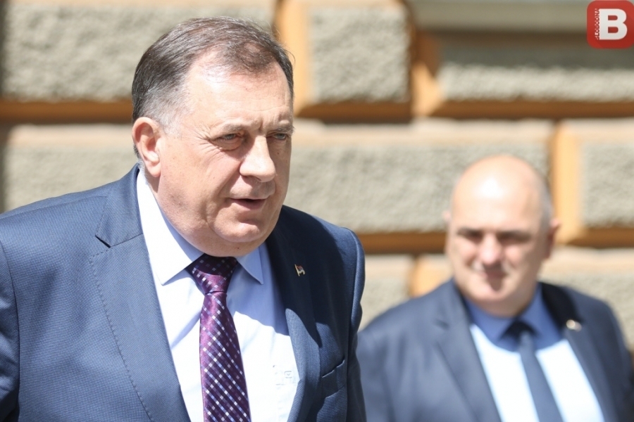 TO NIJE ISTINA!": Izjave Blinkenove zamjenice izludile Dodika, pogledajte njegov histerični odgovor (VIDEO) TO NIJE ISTINA!": Izjave Blinkenove zamjenice izludile Dodika, pogledajte njegov histerični odgovor (VIDEO)