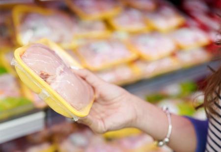 Cijene mesa u BiH drastično skočile, kilogram pilećih fileta ide i preko 14 KM
