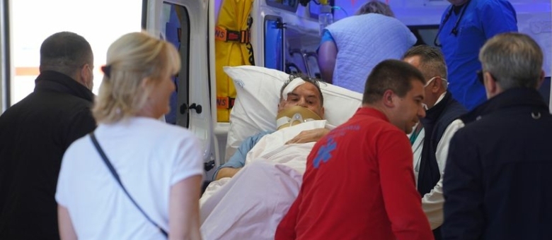 Objavljene prve fotografije Rasima Ljajića nakon nesreće, stigao u Klinički centar u Beogradu