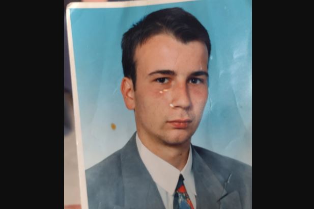 "Darko je ostao da spasi ljude" Majka poginulog rudara u suzama, prijatelj ga izvukao iz jame "Darko je ostao da spasi ljude" Majka poginulog rudara u suzama, prijatelj ga izvukao iz jame