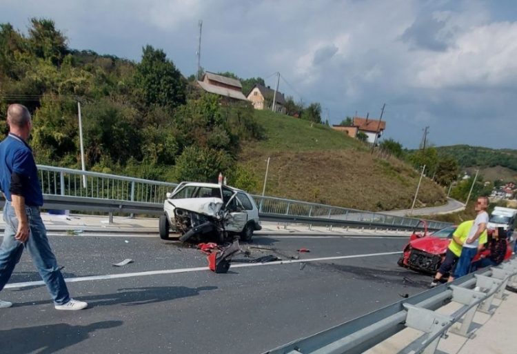 Sarajevo: Teška saobraćajna nesreća u Rajlovcu, jedna osoba poginula Sarajevo: Teška saobraćajna nesreća u Rajlovcu, jedna osoba poginula