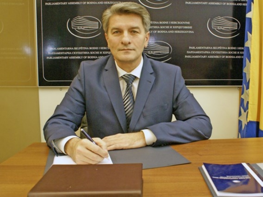 MEHMEDOVIĆ "PREPORUČIO" PREDSJEDNIKU HDZ-a: "Saberi se, Dragane, ti si sljedbenik politika 'fildžan' države" MEHMEDOVIĆ "PREPORUČIO" PREDSJEDNIKU HDZ-a: "Saberi se, Dragane, ti si sljedbenik politika 'fildžan' države"