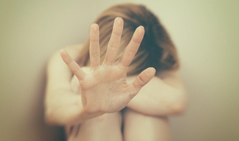 Muškarac u Hrvatskoj zvjerski silovao ženu, drugima naplaćivao da gledaju Muškarac u Hrvatskoj zvjerski silovao ženu, drugima naplaćivao da gledaju