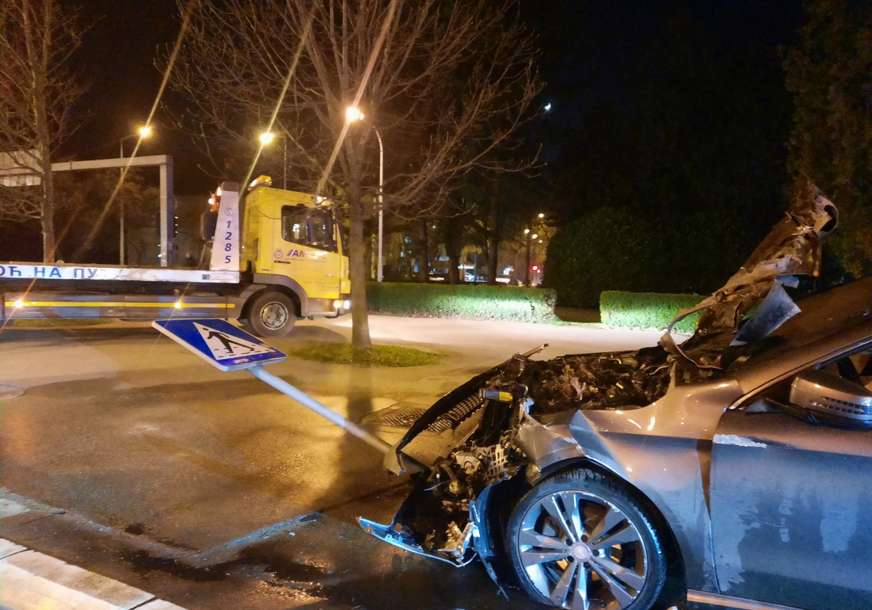 "Znaš li ti ko sam ja?!" Bahati vozač u Banjaluci povrijedio vatrogasca koji mu je pomagao nakon udesa