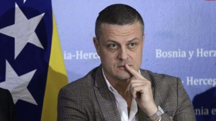 Mijatović poručio borcima: Borili ste se za 14 vlada, tri predsjednika, 1.000 direktora... Mijatović poručio borcima: Borili ste se za 14 vlada, tri predsjednika, 1.000 direktora...