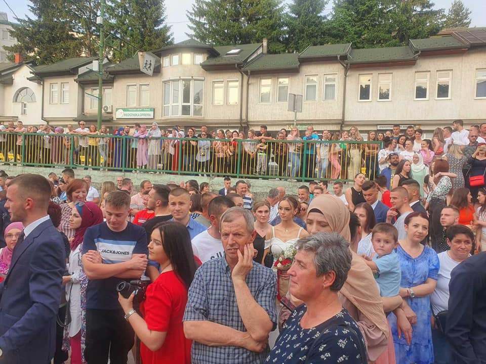 Svečani ispraćaj maturanata Mješovite srednje škole Svečani ispraćaj maturanata Mješovite srednje škole