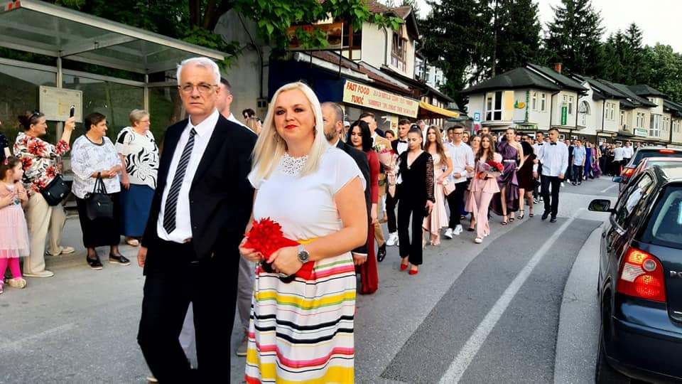 Svečani ispraćaj maturanata Mješovite srednje škole Svečani ispraćaj maturanata Mješovite srednje škole