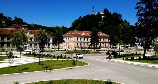 Novi detalji: Pored tijela maturanta Amara Bašagića pronađen pištolj, nije riječ o samoubistvu? Novi detalji: Pored tijela maturanta Amara Bašagića pronađen pištolj, nije riječ o samoubistvu?
