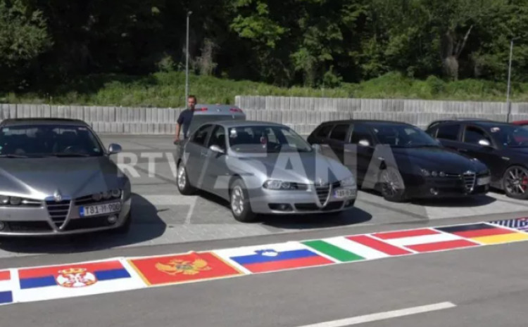 Ljubitelji Alfe Romeo družili se u Ključu: "Ovo je poseban automobil i ne može ga svako voljeti" Ljubitelji Alfe Romeo družili se u Ključu: "Ovo je poseban automobil i ne može ga svako voljeti"