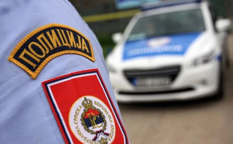 Stravični detalji ubistva u Nevesinju: Zaklao i izudarao majku čekićem po glavi Stravični detalji ubistva u Nevesinju: Zaklao i izudarao majku čekićem po glavi