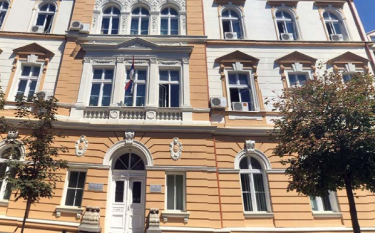 Pedofil tražio da se suoči sa djevojčicom koju je silovao, sud je to odbio Pedofil tražio da se suoči sa djevojčicom koju je silovao, sud je to odbio