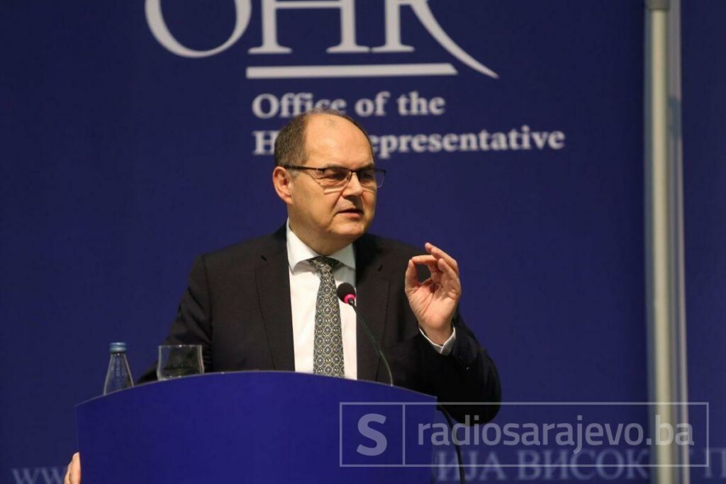 Schmidt: "Pozivam Vijeća ministara da rade svoj posao i odobre sredstva" Schmidt: "Pozivam Vijeća ministara da rade svoj posao i odobre sredstva"