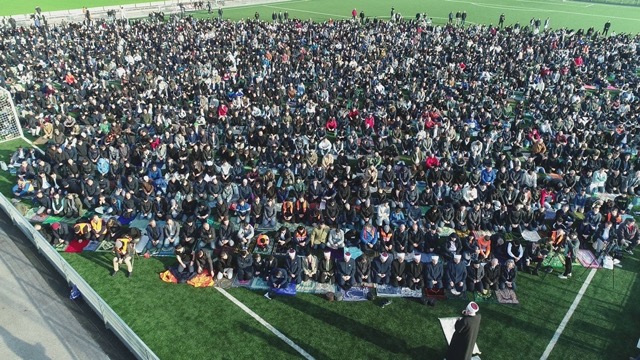 Bošnjački džemati u Beču po prvi put Bajram namaz klanjali na otvorenom Bošnjački džemati u Beču po prvi put Bajram namaz klanjali na otvorenom