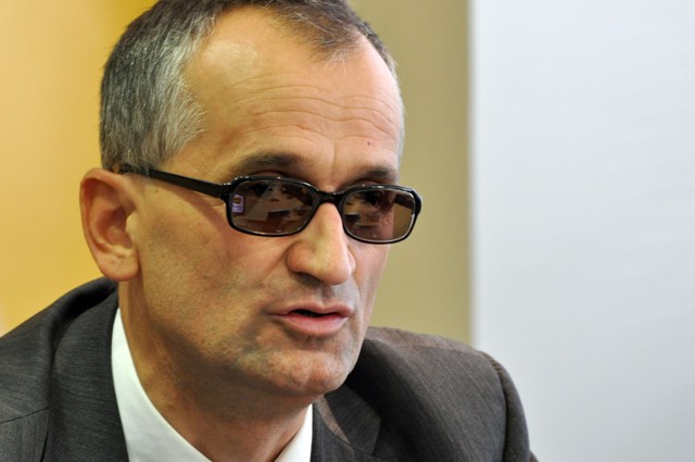 DŽEVAD GALIJAŠEVIĆ: KOMUNIKACIJA DŽAFEROVIĆA SA LJUDIMA IZ NATO-A JE ZASTRAŠIVANJE SRPSKOG NARODA DŽEVAD GALIJAŠEVIĆ: KOMUNIKACIJA DŽAFEROVIĆA SA LJUDIMA IZ NATO-A JE ZASTRAŠIVANJE SRPSKOG NARODA