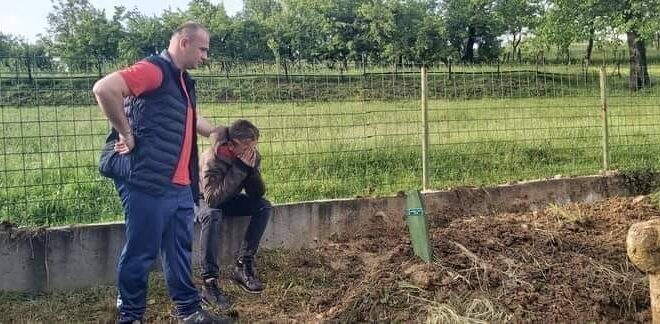 Priča koja lomi srce: Dječak Muamer je ostao bez oca i majke, želi nastaviti školovanje i normalan život, ali mu je sada potrebna pomoć dobrih ljudi Priča koja lomi srce: Dječak Muamer je ostao bez oca i majke, želi nastaviti školovanje i normalan život, ali mu je sada potrebna pomoć dobrih ljudi