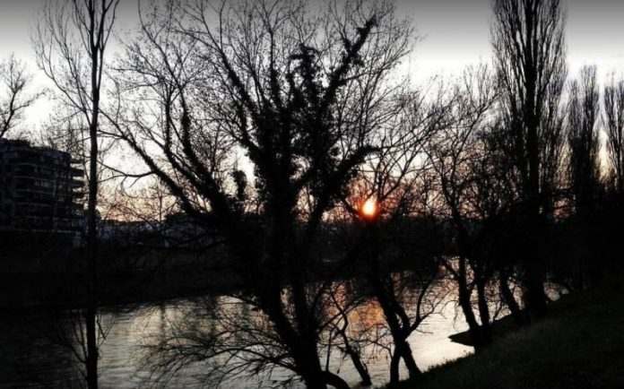 Hrabra Banjalučanka spasila maloljetnicu iz nabujalog Vrbasa Hrabra Banjalučanka spasila maloljetnicu iz nabujalog Vrbasa