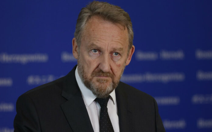 KAKVE JE ‘NEMORALNE PONUDE’ IZETBEGOVIĆ IMAO ZA LIDERE STRANAKA OPOZICIJE? KAKVE JE ‘NEMORALNE PONUDE’ IZETBEGOVIĆ IMAO ZA LIDERE STRANAKA OPOZICIJE?