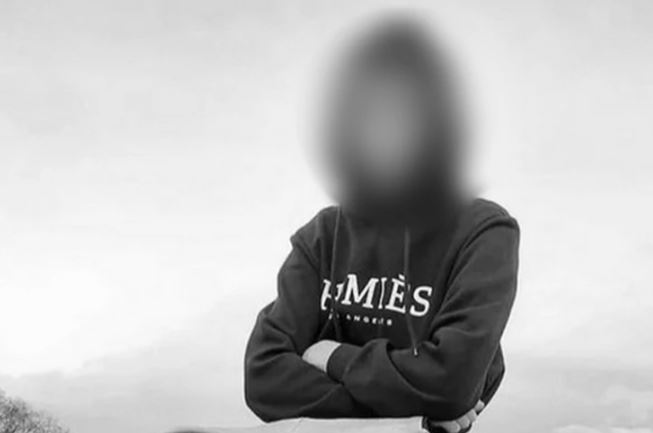 "Hiljadu puta sam mu rekao da NE DIRA TRAKTOR" Danas sahrana tinejdžera koji je poginuo nakon što je odvezao prijatelje na Uranak "Hiljadu puta sam mu rekao da NE DIRA TRAKTOR" Danas sahrana tinejdžera koji je poginuo nakon što je odvezao prijatelje na Uranak