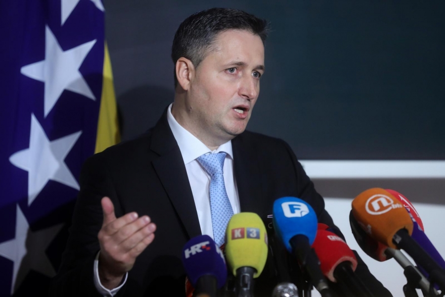 SDP će u subotu izabrati Denisa Bećirovića kao kandidata za Predsjedništvo BiH SDP će u subotu izabrati Denisa Bećirovića kao kandidata za Predsjedništvo BiH