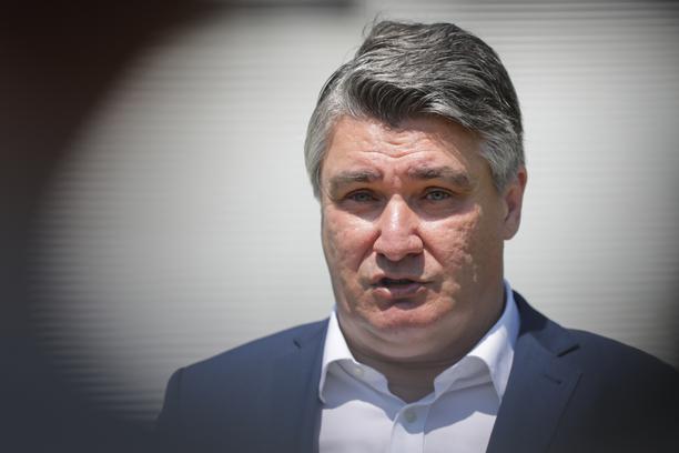 Milanović: Zašto Hrvatska ne može slati vojnike u BiH, a oni koji su napravili sav nered mogu Milanović: Zašto Hrvatska ne može slati vojnike u BiH, a oni koji su napravili sav nered mogu