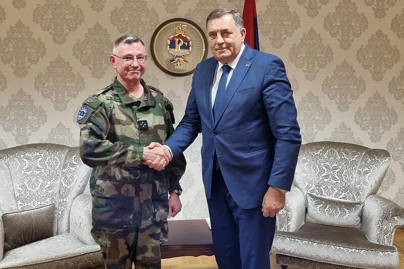 Dodik protiv Dodika: EUFOR ima moju podršku i u budućnosti trebaju nastaviti svoju misiju u BiH Dodik protiv Dodika: EUFOR ima moju podršku i u budućnosti trebaju nastaviti svoju misiju u BiH