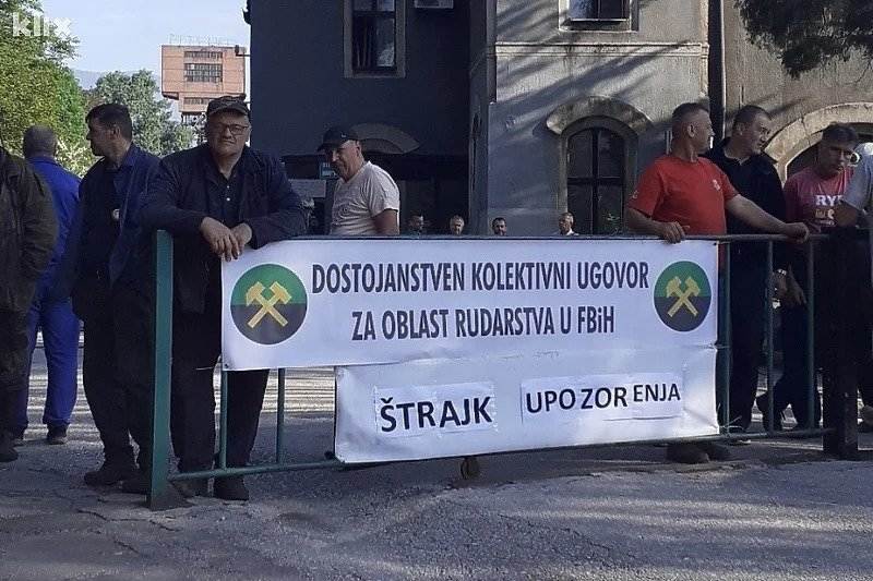 Rudari iz FBiH nakratko obustavljali proizvodnju, bez dogovora slijedi generalni štrajk Rudari iz FBiH nakratko obustavljali proizvodnju, bez dogovora slijedi generalni štrajk