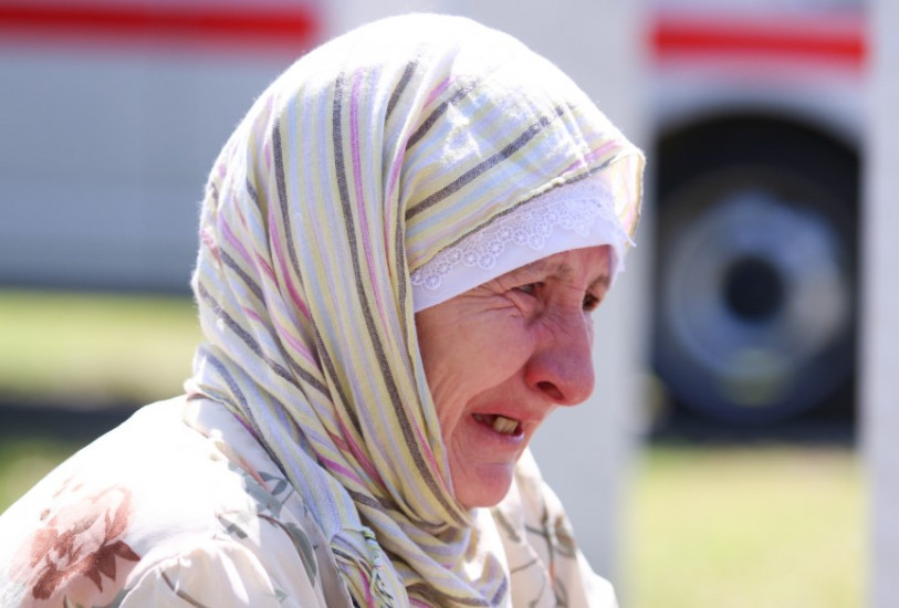 Suze u očima porodica: Ukop žrtava na šehidskom mezarju Veljaci u Bratncu održat će se danas Suze u očima porodica: Ukop žrtava na šehidskom mezarju Veljaci u Bratncu održat će se danas