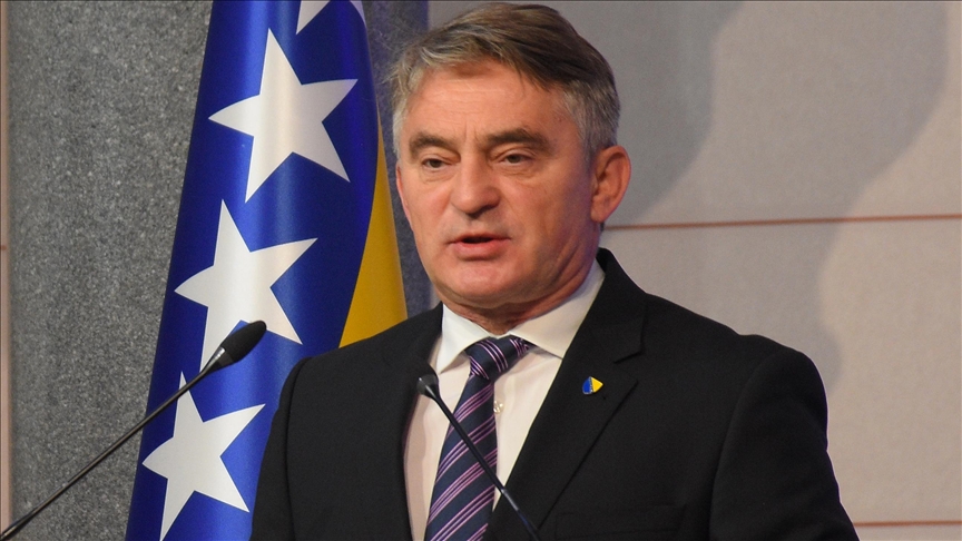 Komšić žestoko: Odmetnuti predstavnici međunarodne zajednice i HDZ rade na blokadi izbora Komšić žestoko: Odmetnuti predstavnici međunarodne zajednice i HDZ rade na blokadi izbora