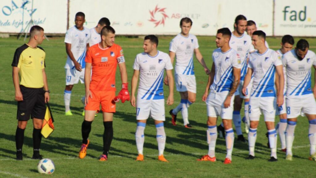 Nemile scene na utakmici Prve lige FBiH, iz TOŠK-a poručili: Simm Bau je najveća sramota bh. fudbala Nemile scene na utakmici Prve lige FBiH, iz TOŠK-a poručili: Simm Bau je najveća sramota bh. fudbala
