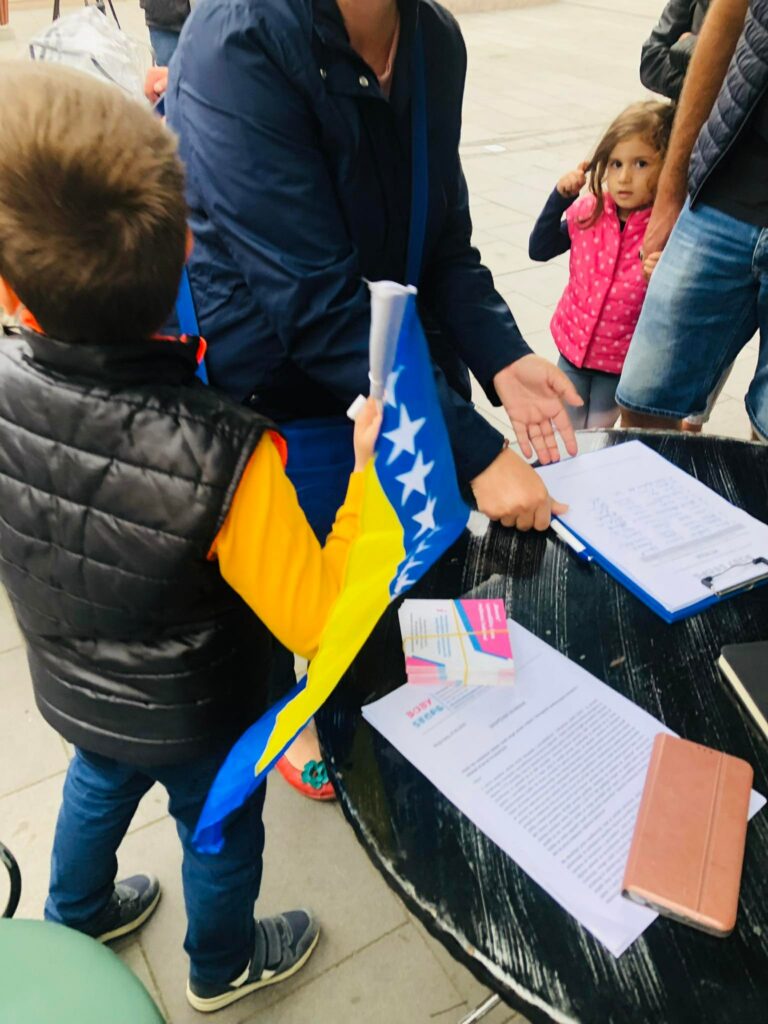 PORODILJE U TUZLI IZ STRAHA NE GOVORE O ONOME ŠTO SU PROŠLE NA PORODU JAVNO PORODILJE U TUZLI IZ STRAHA NE GOVORE O ONOME ŠTO SU PROŠLE NA PORODU JAVNO