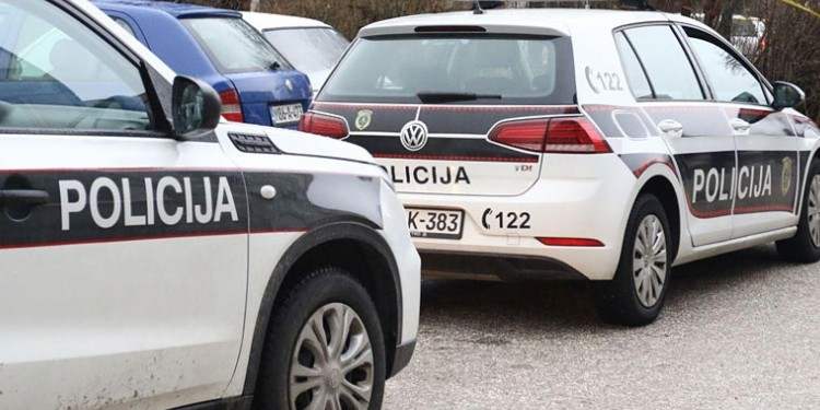 Po naredbi Općinskog suda u Tešnju izvršen pretres porodične kuće M.-H. E. iz Doboj Juga Po naredbi Općinskog suda u Tešnju izvršen pretres porodične kuće M.-H. E. iz Doboj Juga