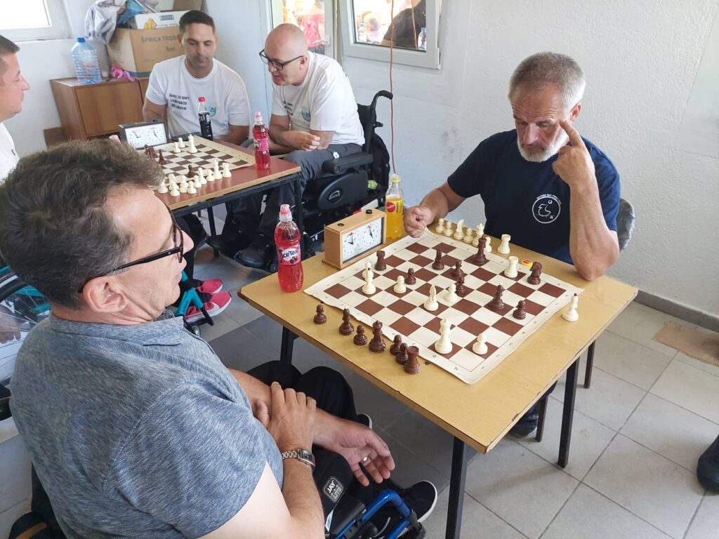 Na izletištu "Matoševe Dubrave " u Mravićima organizovano druženje osoba sa invaliditetom Na izletištu "Matoševe Dubrave " u Mravićima organizovano druženje osoba sa invaliditetom