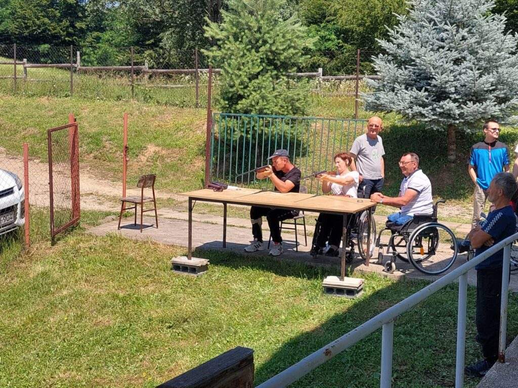 Na izletištu "Matoševe Dubrave " u Mravićima organizovano druženje osoba sa invaliditetom Na izletištu "Matoševe Dubrave " u Mravićima organizovano druženje osoba sa invaliditetom