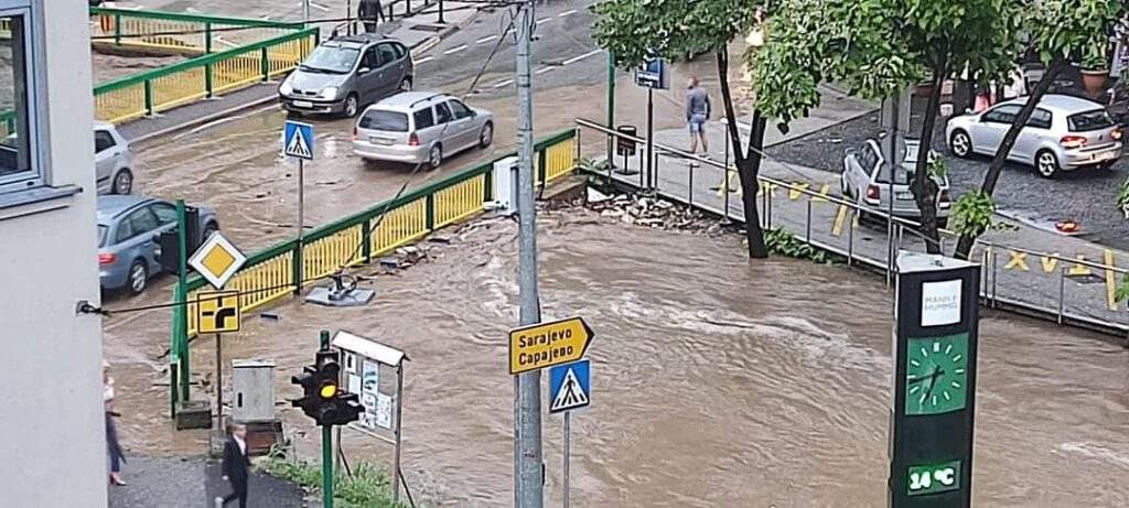 TEŠANJ - GRAD POD VODOM TEŠANJ - GRAD POD VODOM