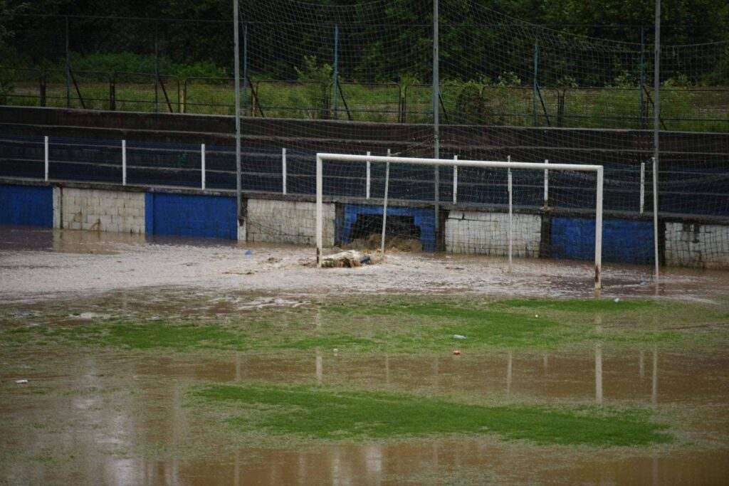 FOTO: TEŠANJ SE BORI SA POSLJEDICAMA VELIKE POPLAVE