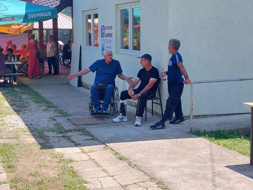 Na izletištu "Matoševe Dubrave " u Mravićima organizovano druženje osoba sa invaliditetom Na izletištu "Matoševe Dubrave " u Mravićima organizovano druženje osoba sa invaliditetom