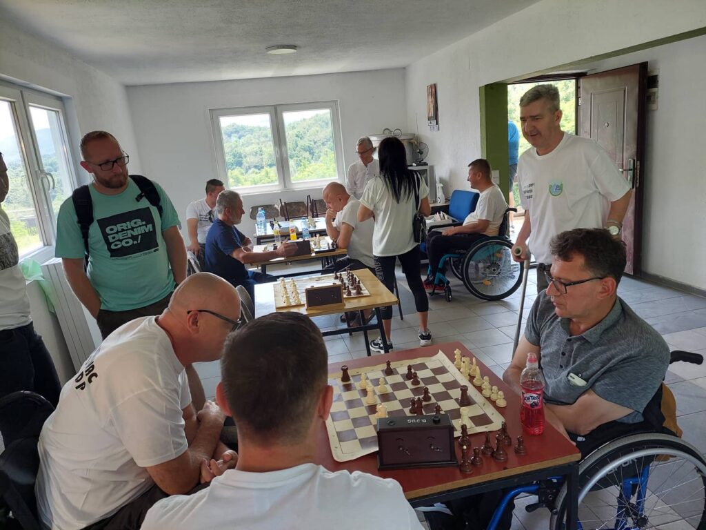 Na izletištu "Matoševe Dubrave " u Mravićima organizovano druženje osoba sa invaliditetom Na izletištu "Matoševe Dubrave " u Mravićima organizovano druženje osoba sa invaliditetom