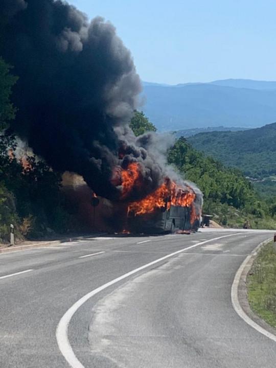 Dramatično: Zapalio se autobus koji je prevozio učenike iz BiH na ekskurziju u Hrvatsku