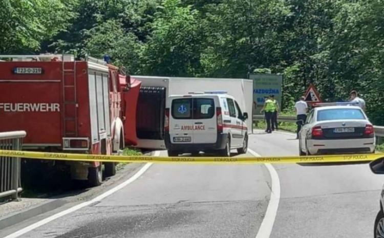 Tragičan epilog nesreće: Vozača izvukli mrtvog iz kamiona
