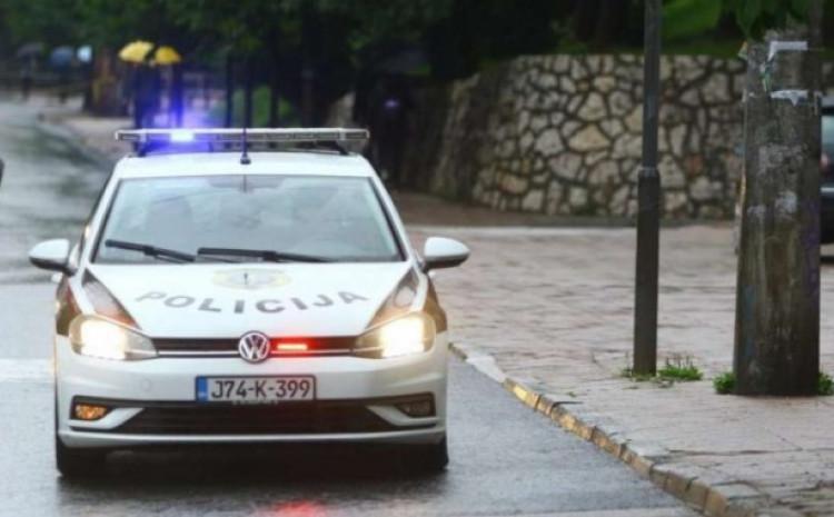 Teška saobraćajna nesreća: Smrtno stradala jedna osoba Teška saobraćajna nesreća: Smrtno stradala jedna osoba