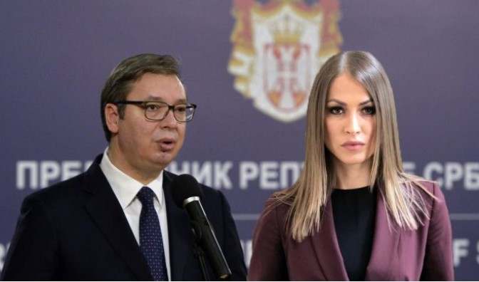 HAOS U SRBIJI: HRKALOVIĆ PROGOVORILA. KO JE PRISLUŠKIVAO VUČIĆA, DRŽI LI GA STEFANOVIĆ U ŠACI?