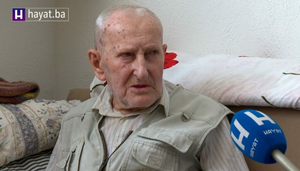 DEDO AKIF OTVORIO DUŠU U ISPUNI MI ŽELJU: BIVŠI BORAC, DANAS PODSTANAR, ŽIVI ZA DAN DA ODE NA HADŽ DEDO AKIF OTVORIO DUŠU U ISPUNI MI ŽELJU: BIVŠI BORAC, DANAS PODSTANAR, ŽIVI ZA DAN DA ODE NA HADŽ
