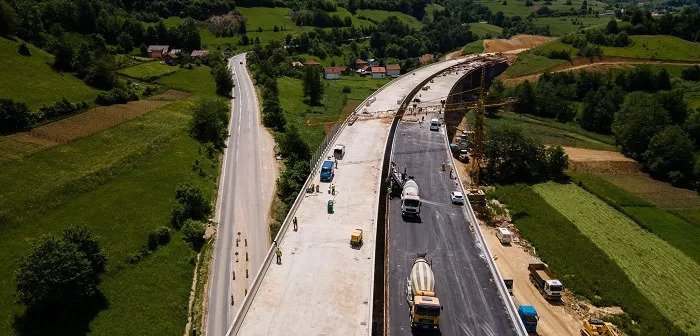 BiH će se zadužiti 300 miliona eura za dionicu Koridora 5c BiH će se zadužiti 300 miliona eura za dionicu Koridora 5c
