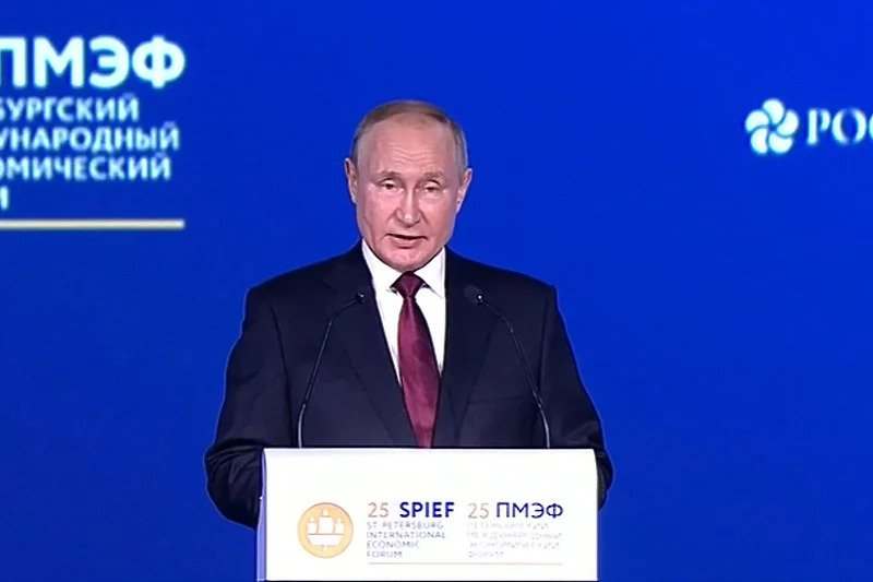 Putin održao veliki govor: Plan Zapada da nas uništi sankcijama je propao, izvukli smo se