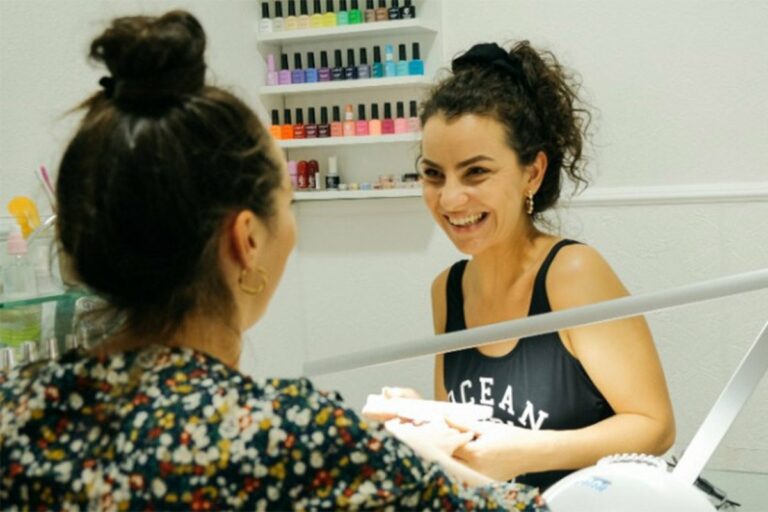 FRANKA SE IZ NJEMAČKE VRATILA U BIH I OTVORILA KOZMETIČKI SALON: NE ŽALIM, IMA POSLA I OVDJE FRANKA SE IZ NJEMAČKE VRATILA U BIH I OTVORILA KOZMETIČKI SALON: NE ŽALIM, IMA POSLA I OVDJE