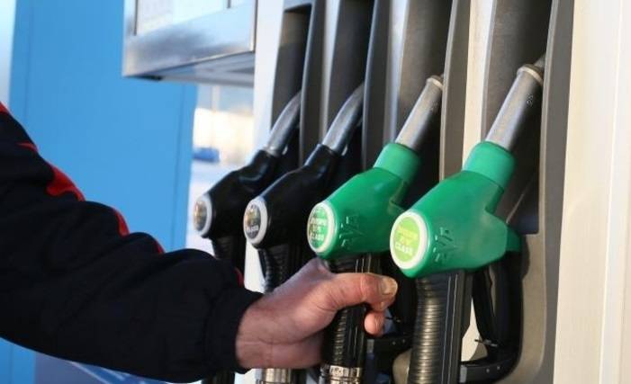 Pada cijena barela nafte, ali ne i goriva u BiH