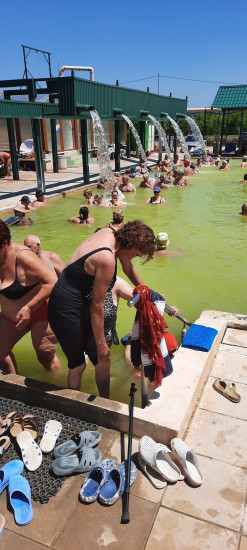FOTO: Na gračaničkim bazenima kao u košnici, brojni gosti iz susjednih gradova
