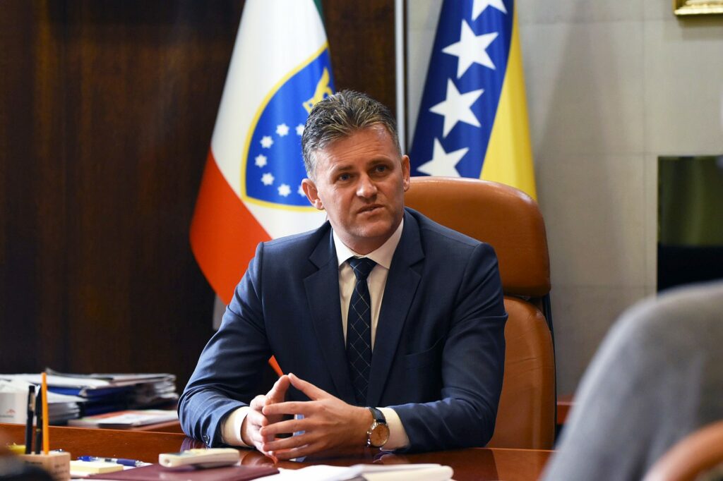Bašić: Porodiljama u ZDK isplata naknade od 1.000 KM Bašić: Porodiljama u ZDK isplata naknade od 1.000 KM