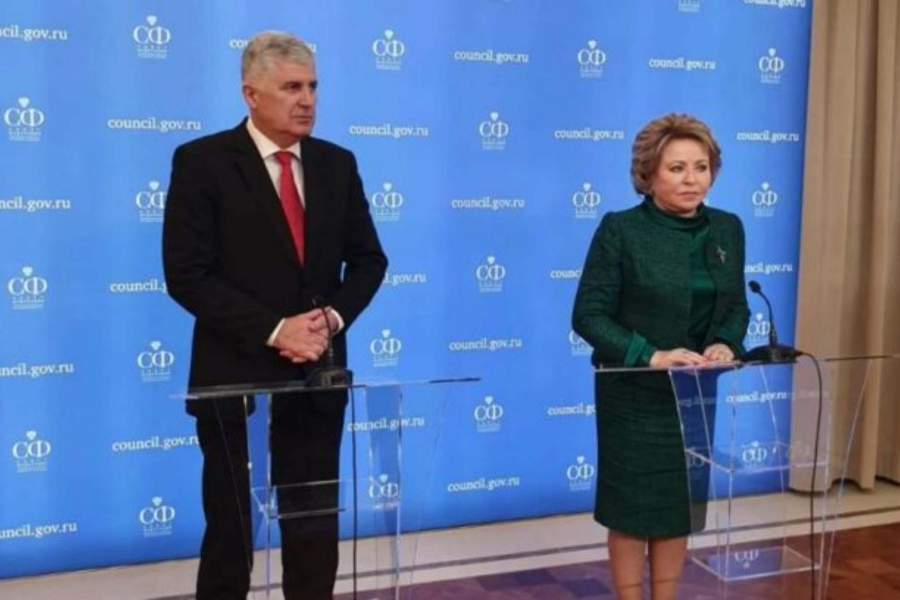 PUTINOVA SARADNICA VALENTINA MATVIJENKO ZNA NA KOGA MOŽE RAČUNATI: Dostavila Draganu Čoviću materijale o navodnim ukrajinskim zločinima i zamolila ga da ih... PUTINOVA SARADNICA VALENTINA MATVIJENKO ZNA NA KOGA MOŽE RAČUNATI: Dostavila Draganu Čoviću materijale o navodnim ukrajinskim zločinima i zamolila ga da ih...