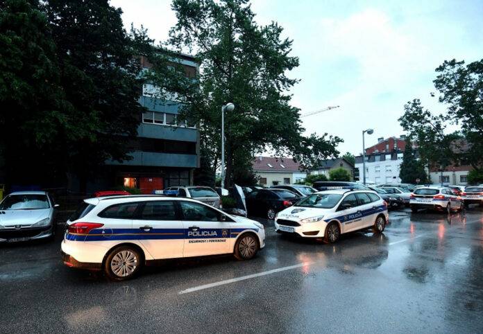 MAJKU (70) LIKVIDIRAO NJEN SIN (28), IMAO JE PSIHIČKE PROBLEME? MAJKU (70) LIKVIDIRAO NJEN SIN (28), IMAO JE PSIHIČKE PROBLEME?